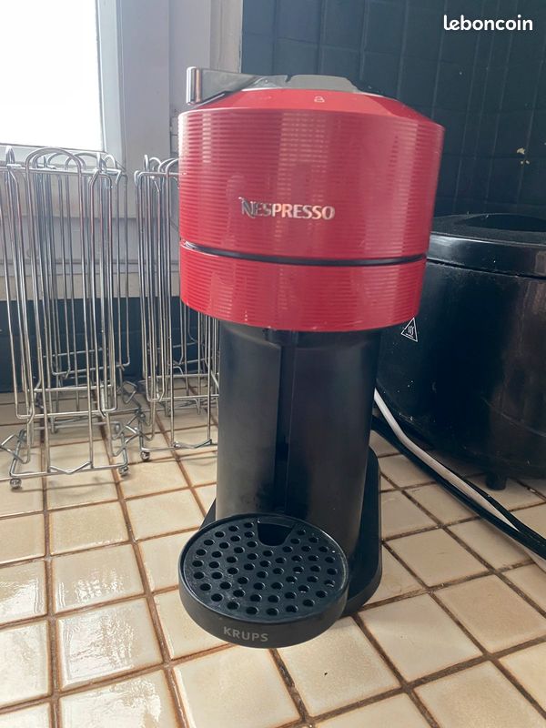 Nespresso vertuo rouge (image 1)