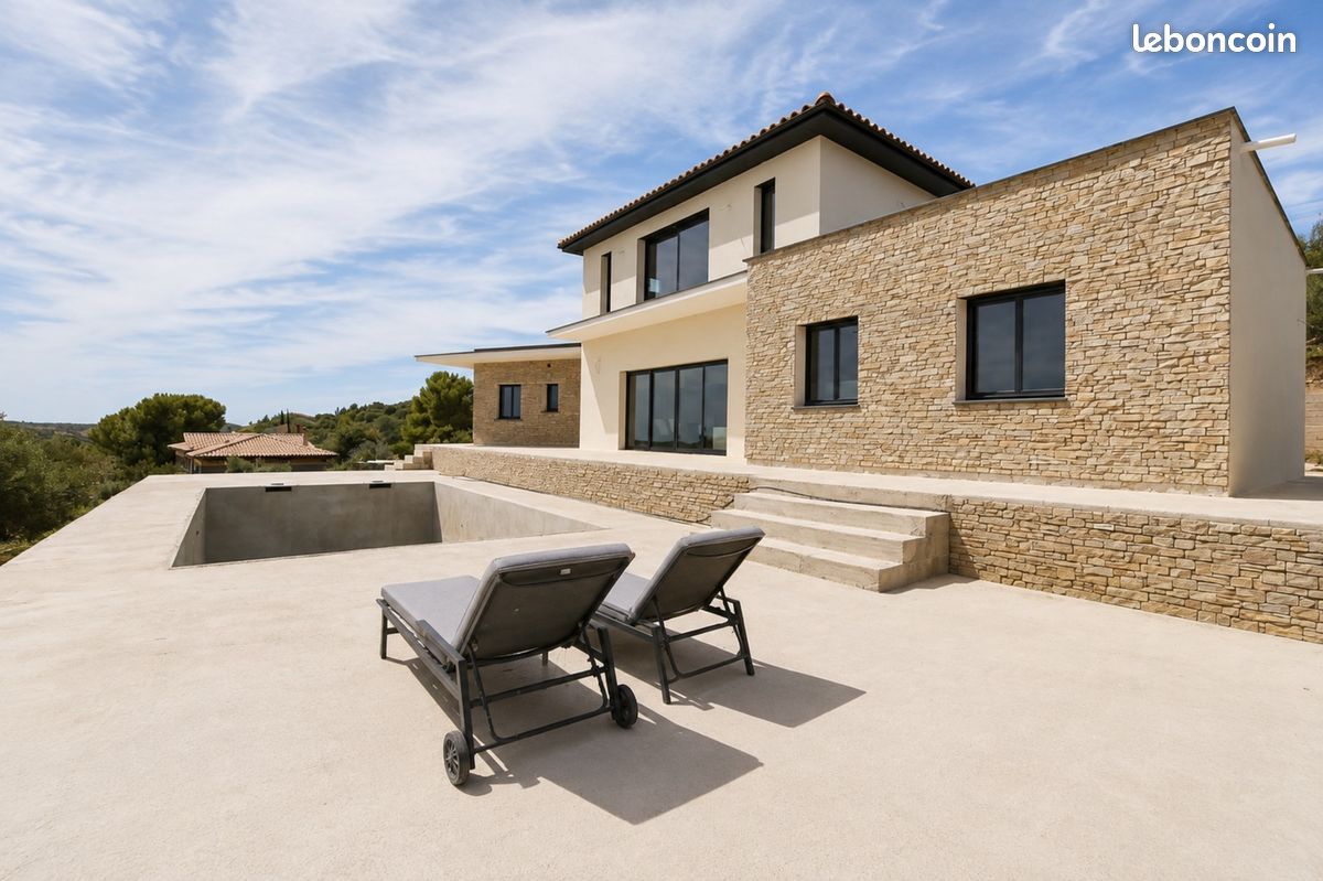 Maison 7 pièces 193 m² · à Neffiès · 193 m² · 619 500 €