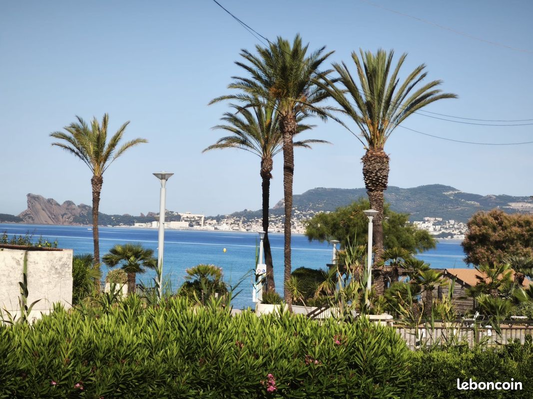 Appartement 4 pièces 103 m² · à Saint-Cyr-sur-Mer · 103 m² · 2 500 €/mois