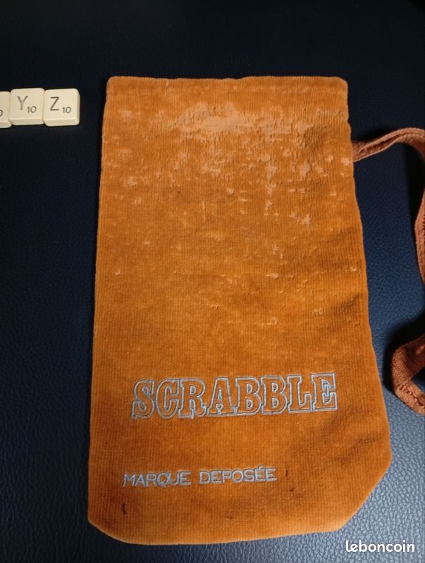 Scrabble Prestige - Un jeu Megableu - Acheter sur la boutique BCD JEUX