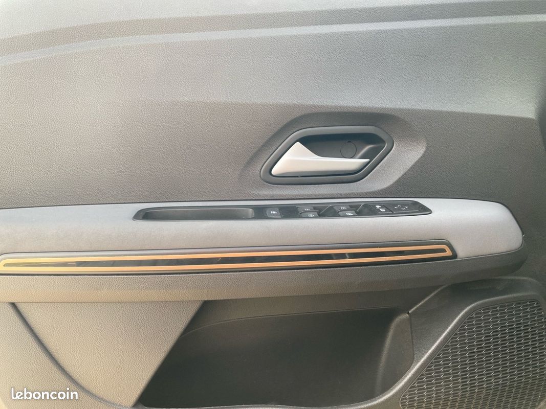 DACIA JOGGER 1.0 TCE 5 places EXTREME + Attelage Carplay Caméra de recul Garantie constructeur 2027 (image 18)