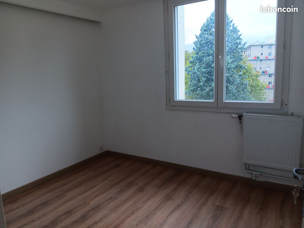 Appartement 4 pièces 65 m² · à Saint-Martin-d'Hères · 65 m² · 960 €/mois