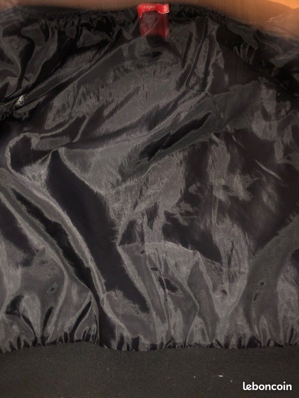 Je vends cette veste en cuir  (image 2)