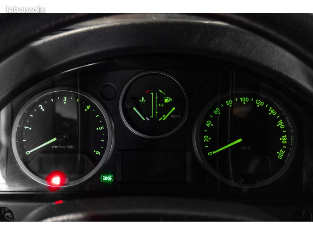 Land Rover Defender CABRIOLET (image 14)
