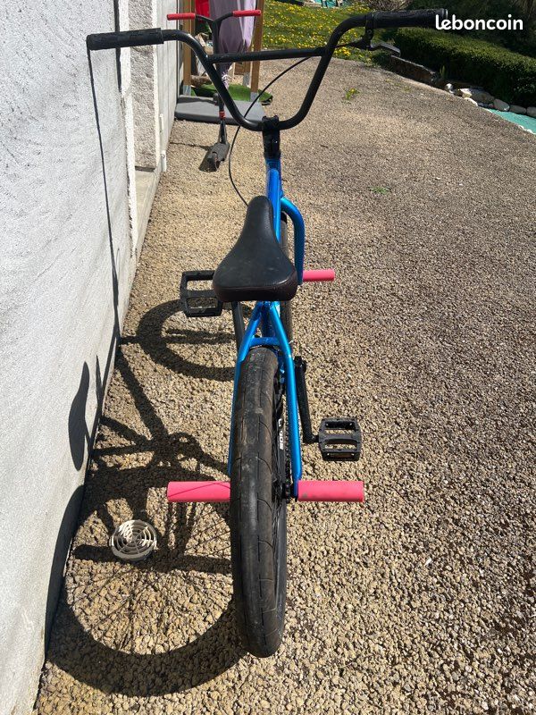 BMX Brooks quasi neuf – Cadre bleu métal / Pegs roses (image 6)