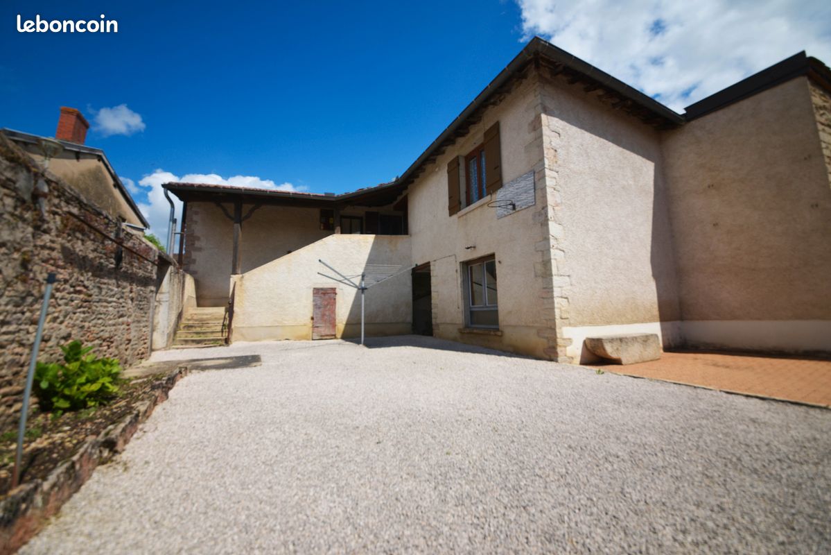 Maison 7 pièces 115 m² · à Prissé · 115 m² · 110 000 €