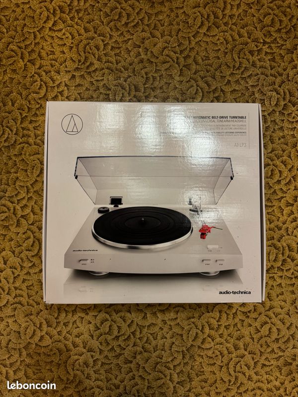 Audio-Technica Automatic Belt Drive Turntable (image 1)
