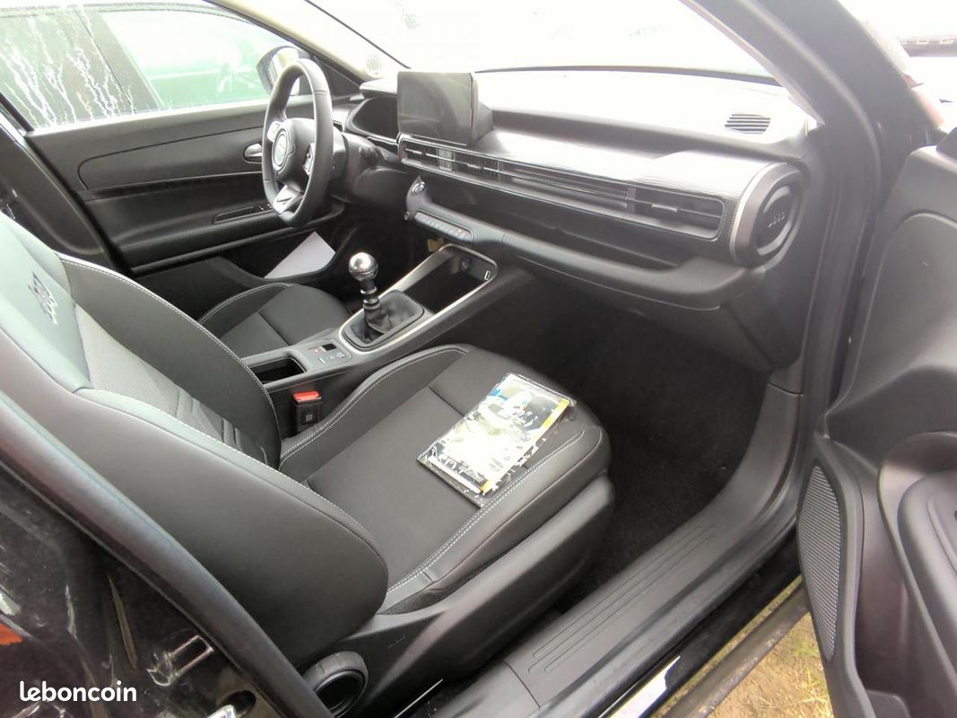 JEEP AVENGER 1.2 Turbo T3 100 Altitude (image 4)