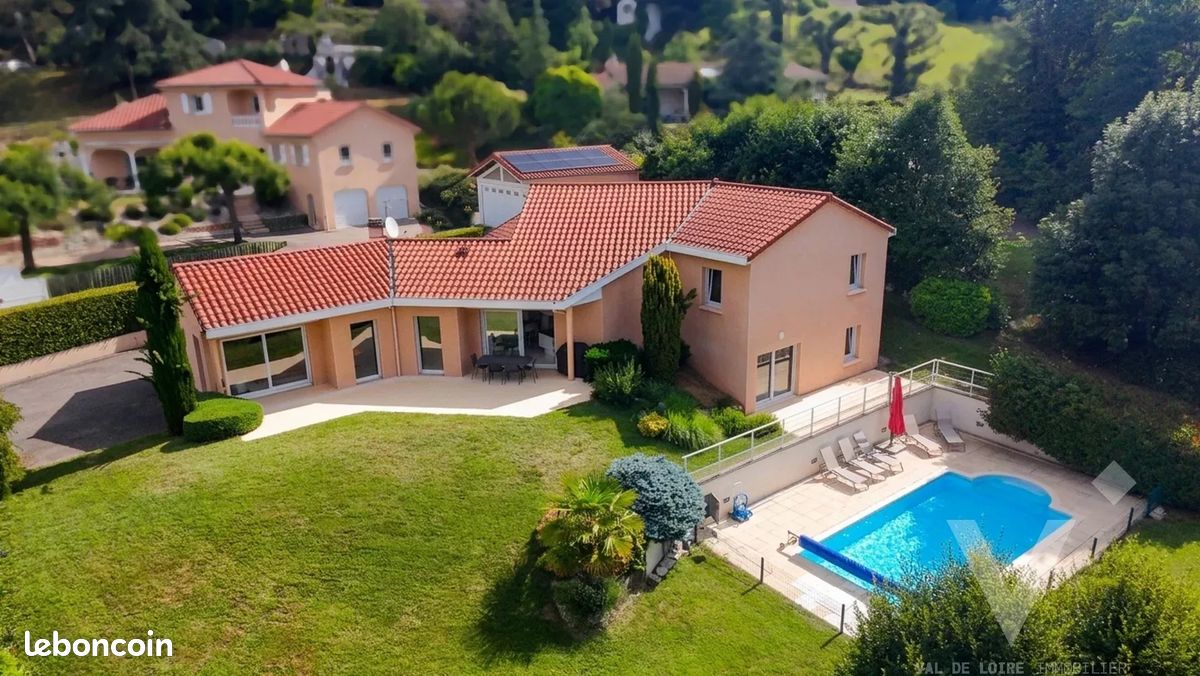 Maison 220 m² · à Saint-Paul-en-Cornillon · 220 m² · 449 000 €