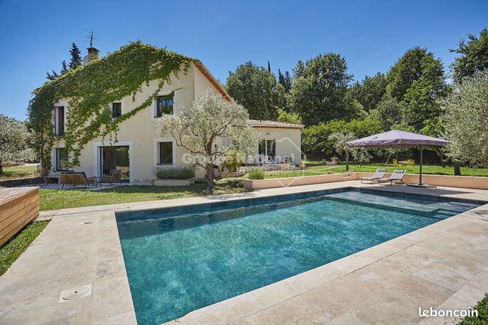 Villa 7 pièces 260 m²