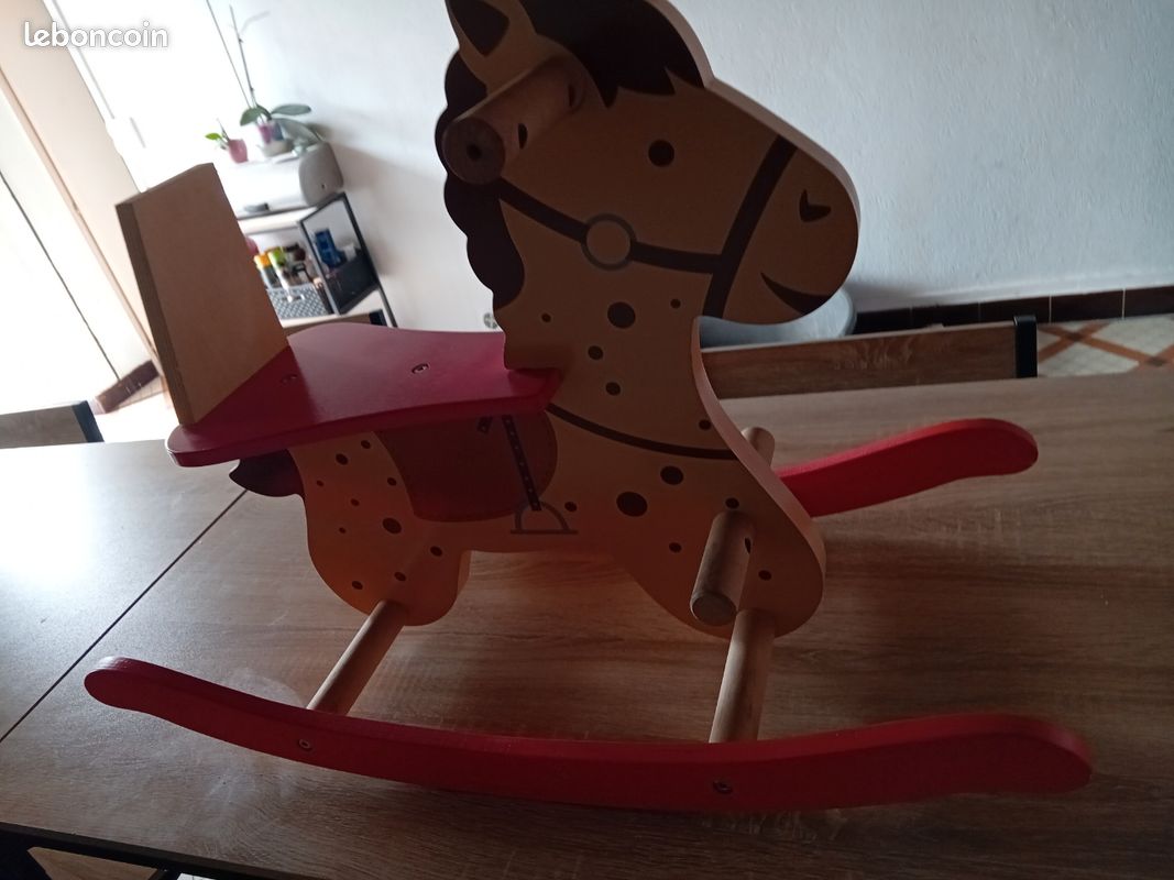 Cheval à bascule (image 3)