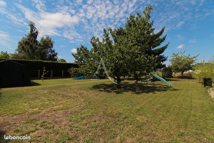Terrain 1400 m² VINEUIL
