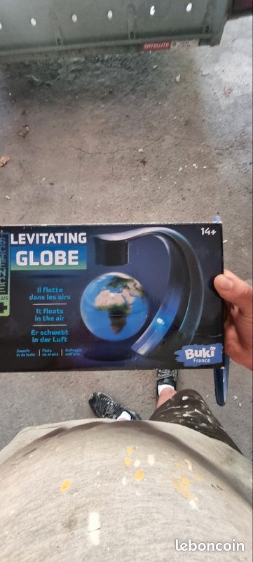 Decoration lampe globe terre (image 1)