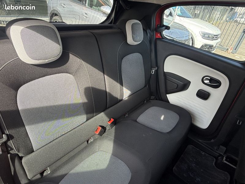 Renault TWINGO III 1.0 SCE 65CH EQUILIBRE (image 28)