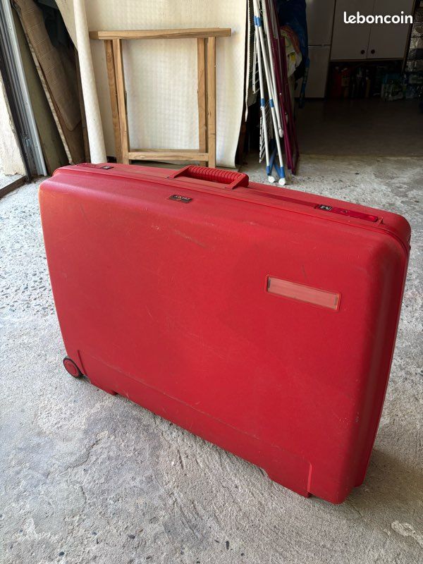 Valise DELSEY rouge avec clés Accessoires Bagagerie