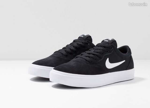 Baskets noires basses Nike - CHRON