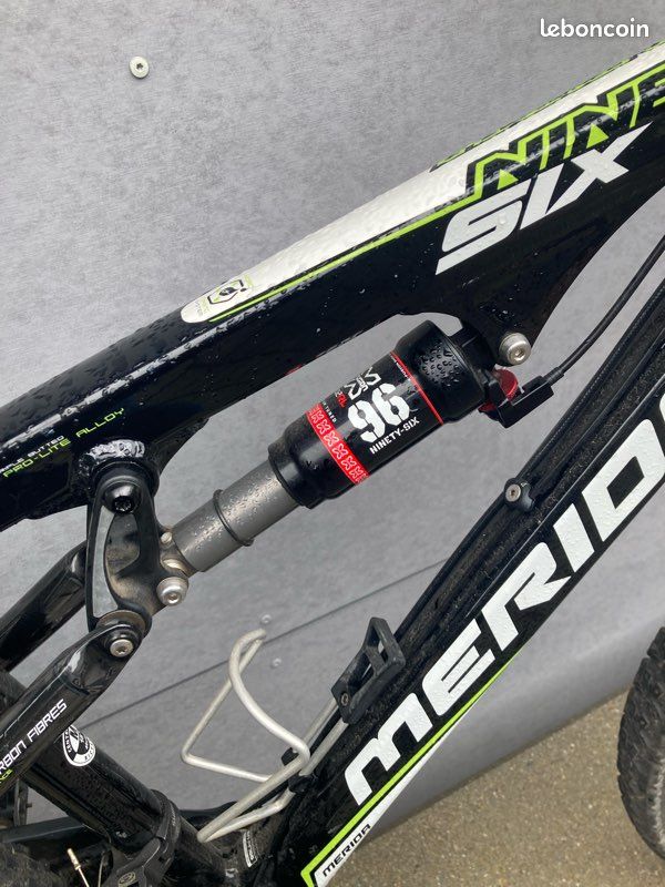 VTT tout suspendu Carbon 26 pouces (image 2)