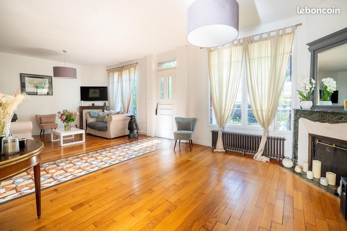 Maison 8 pièces 205 m² · à Chennevières-sur-Marne · 205 m² · 775 000 €