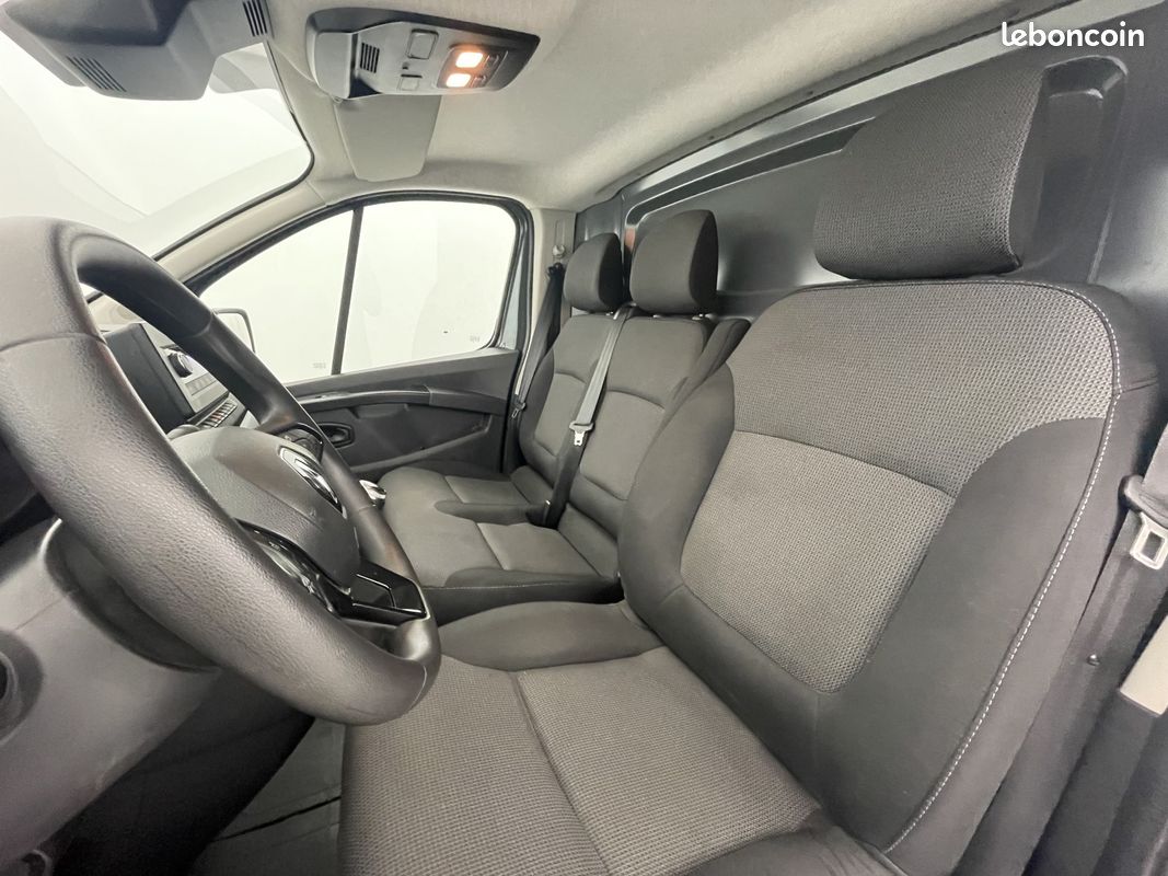 Renault trafic fgn l1h1 2800 kg blue dci 110 confort (image 10)