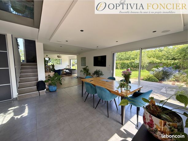 Propriété 8 pièces 197 m²