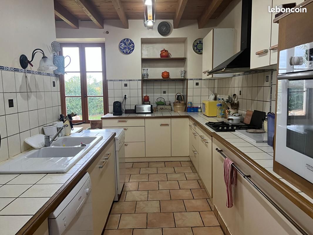 Maison 7 pièces 250 m² - Exoudun 79800 (image principale 4)