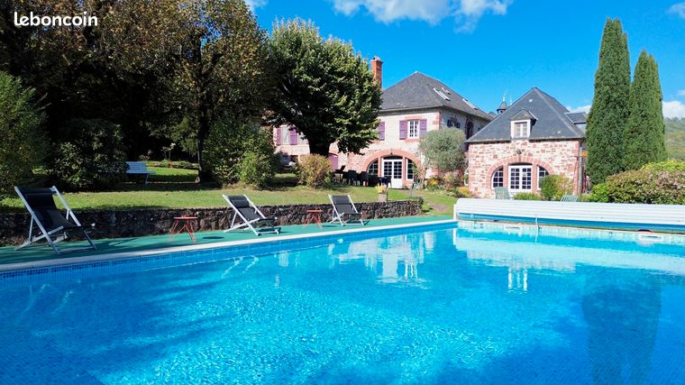 Meyssac centre, Superbe villa de caractère 10 pièces - 260 M2