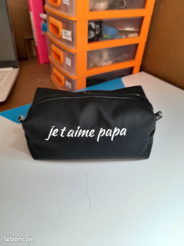 Trousse de toilettes (image 1)