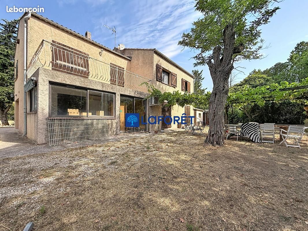 Maison 8 pièces 157 m² · à La Crau · 157 m² · 497 000 €