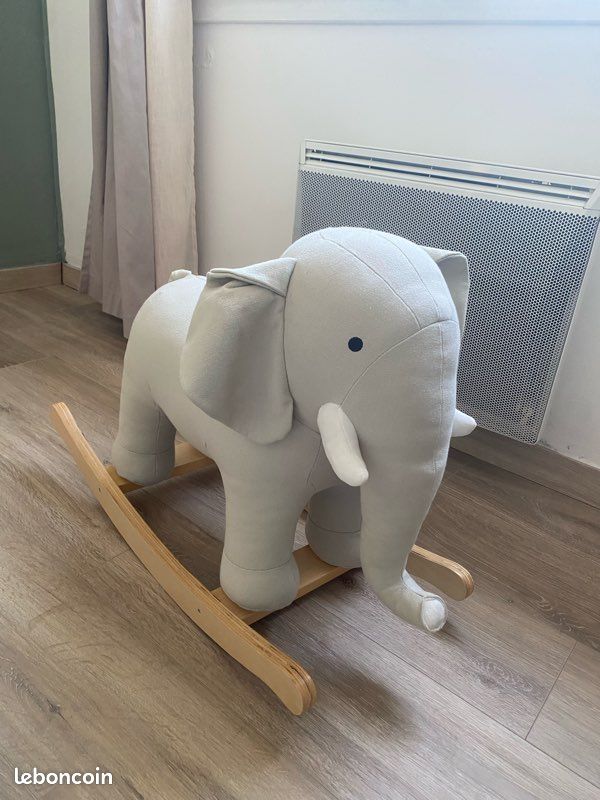 Éléphant à bascule (image 1)