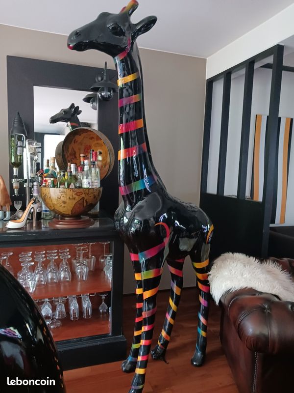Vend girafe en résine (image 1)