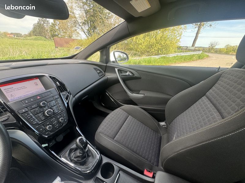 Opel ASTRA GTC 2.0 CDTI Biturbo (image 21)