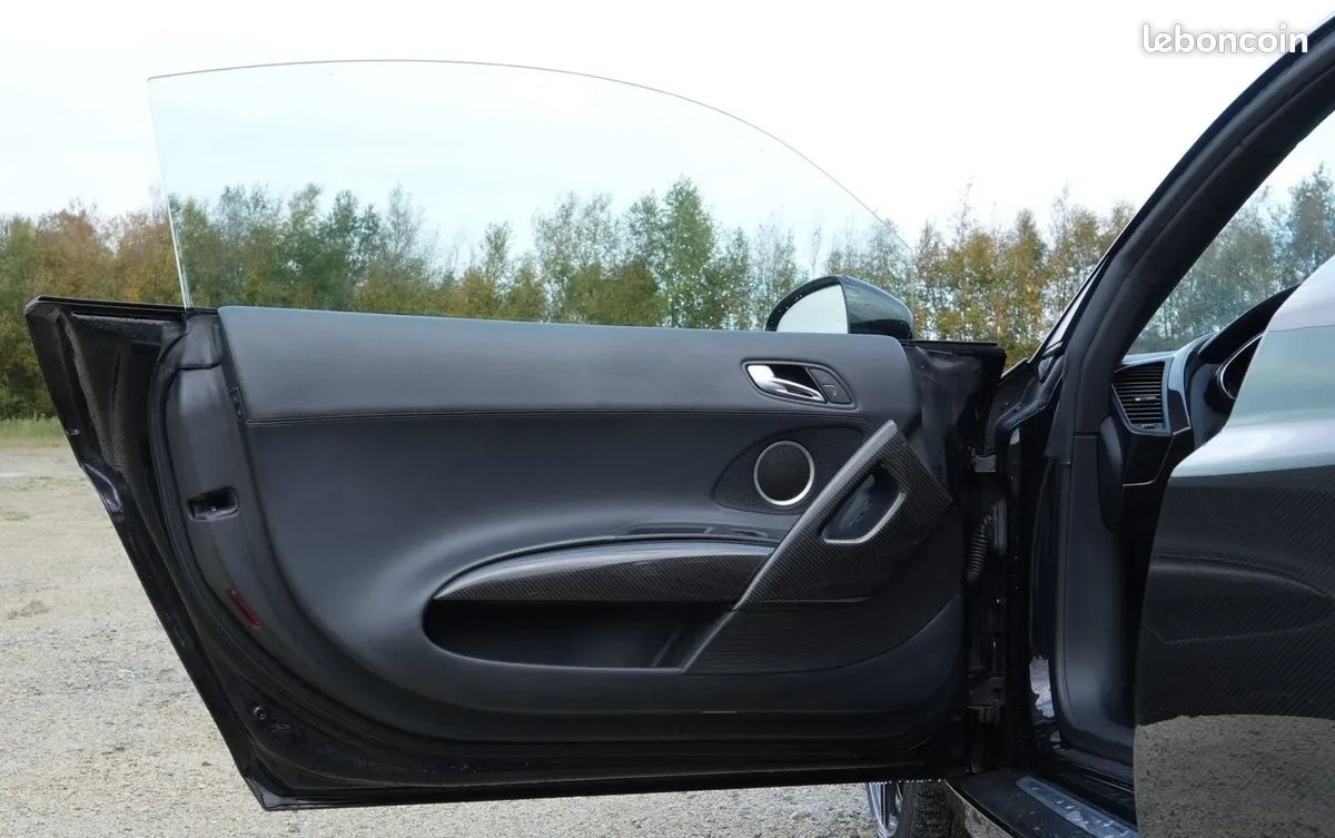 Audi R8 5.2 V10 FSI 525ch R tronic 6 - Suivi d'entretien / HiFi Bang&Olufsen / Caméra de recul / Pack Carbone / Maintien de charge (image 25)
