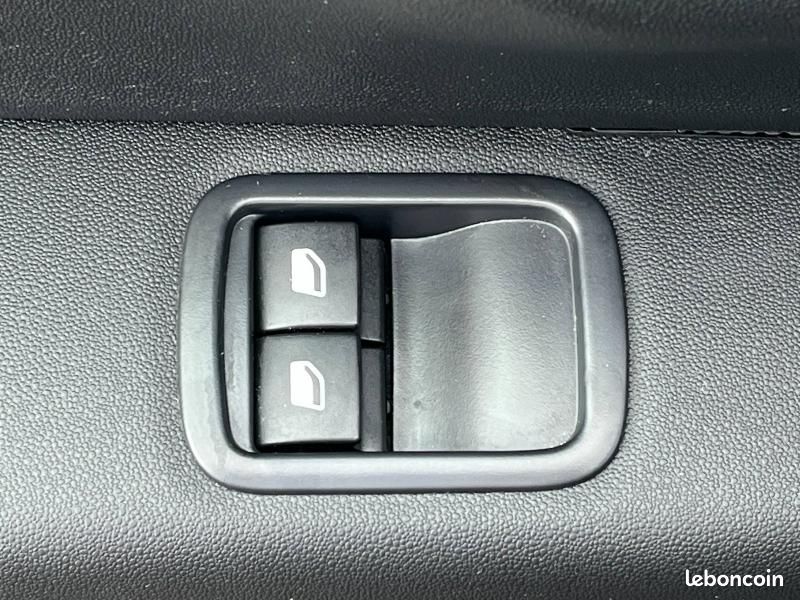 Citroen C3 Essence 83 YOU Clim Régulateur Bluetooth 1ère main (image 22)