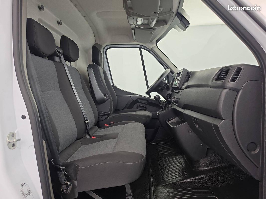 Renault master fgn trac f3500 l3h3 blue dci 135 confort (image 14)
