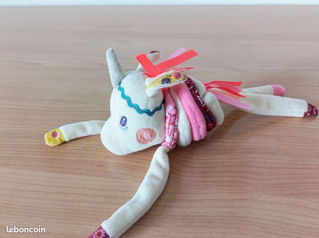 Les Lilliputiens Doudou Vibreur Louise la Licorne Jeux Jouets