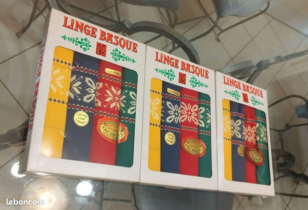 Linge basque : 12 serviettes de table (image 4)