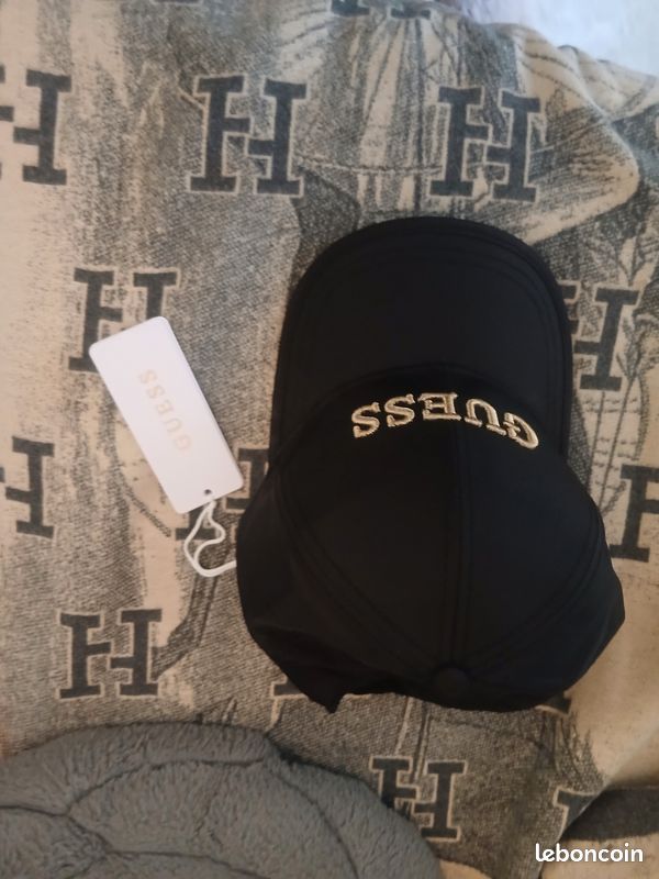 Casquette guess neuf (image 3)