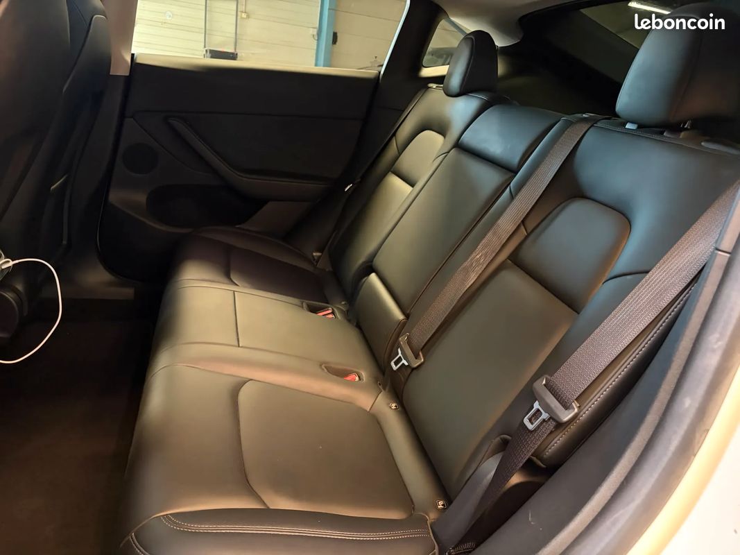 TESLA Model Y Electrique 264 ch Standard - 2022 - 58 500 km - Mode sentinelle - Attelage (image 10)