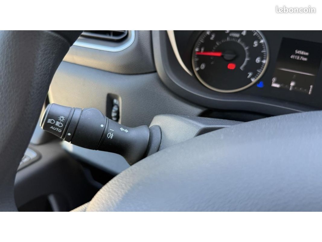 RENAULT MASTER III FG Grand Confort F3500 L2H2 2.3 dCi 135cv Traction 20825,00 EUR HT (image 25)