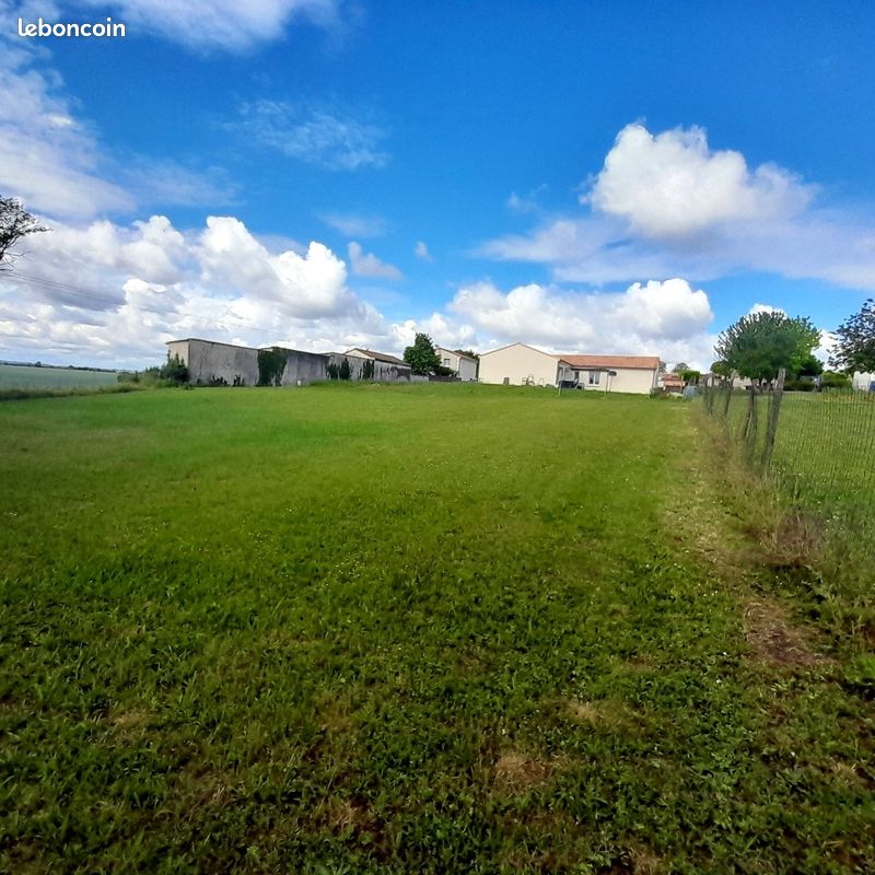 Terrain 847 m² Champniers · 71 000 €