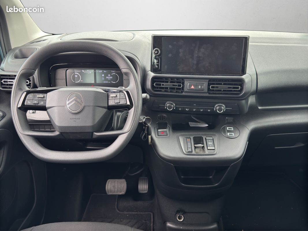 Citroen berlingo taille xl blue hdi 130ch eat8 shine 7pl (image 16)