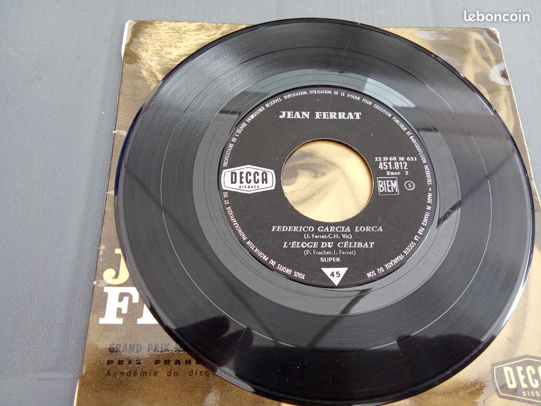 Ancien disque vinyle 45 T Jean FERRAT 1 (image 4)