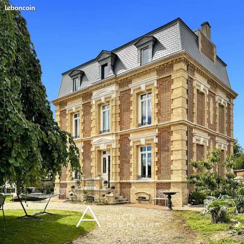 Maison 8 pièces 214 m² · à Saint-Aubin-lès-Elbeuf · 214 m² · 399 000 €