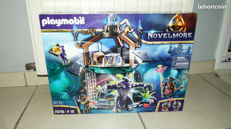 PLAYMOBIL Novelmore Violet Vale - Portail des démons - 70746