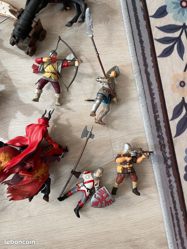 Lot Papo 22 figurines chevaliers avec chateau en bois, tour de siège, bélier et catapulte (image 3)