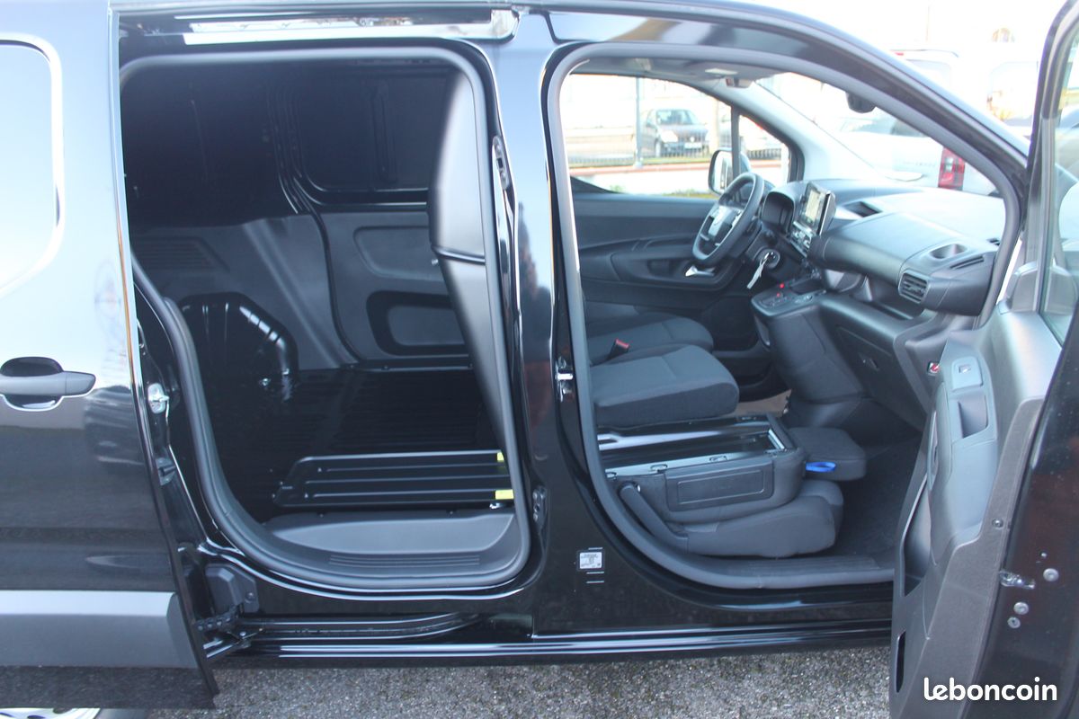 Citroën Berlingo III (2) Van Taille M 650KG Blue-HDI 130 S&S EAT8 , Caméra de recul, Android auto, Cabine extenso 10 Kilomètres 19 800 Hors taxe (image 8)