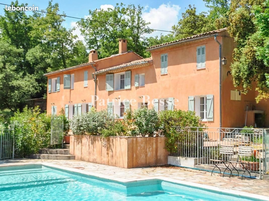Maison 7 pièces 235 m² · à Brignoles · 235 m² · 980 000 €