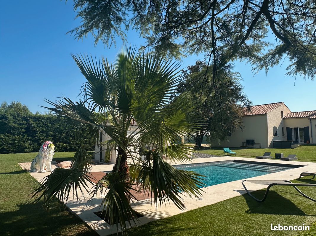 Maison 13 pièces 389 m² · à La Roche-de-Glun · 389 m² · 1 245 000 €