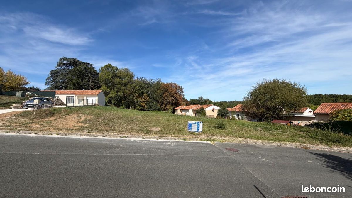 Terrain 625 m² Champcevinel · 23 000 €