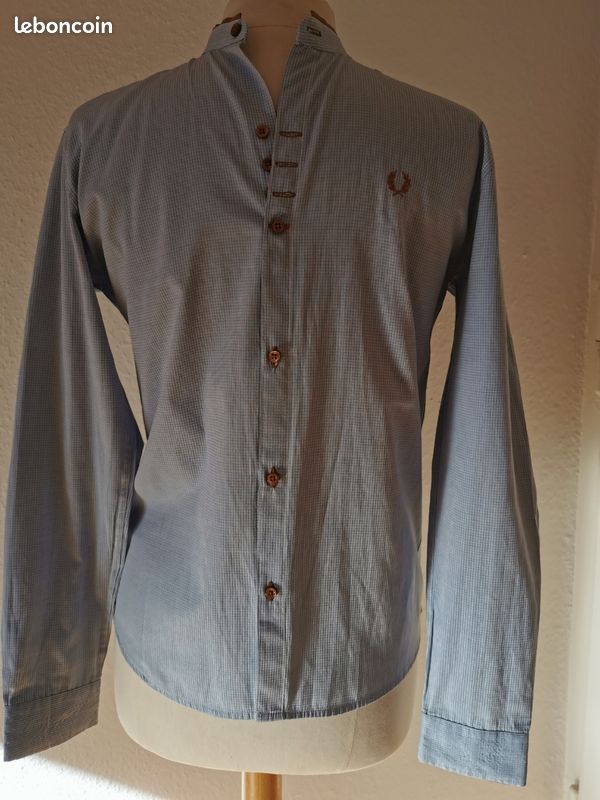 Chemise bleu clair Fred Perry taille L très bon état col et boutons très originaux (image 4)